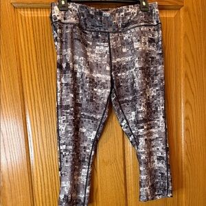 Layer 8 Performance Quick-Dry Leggings - Black and Gray